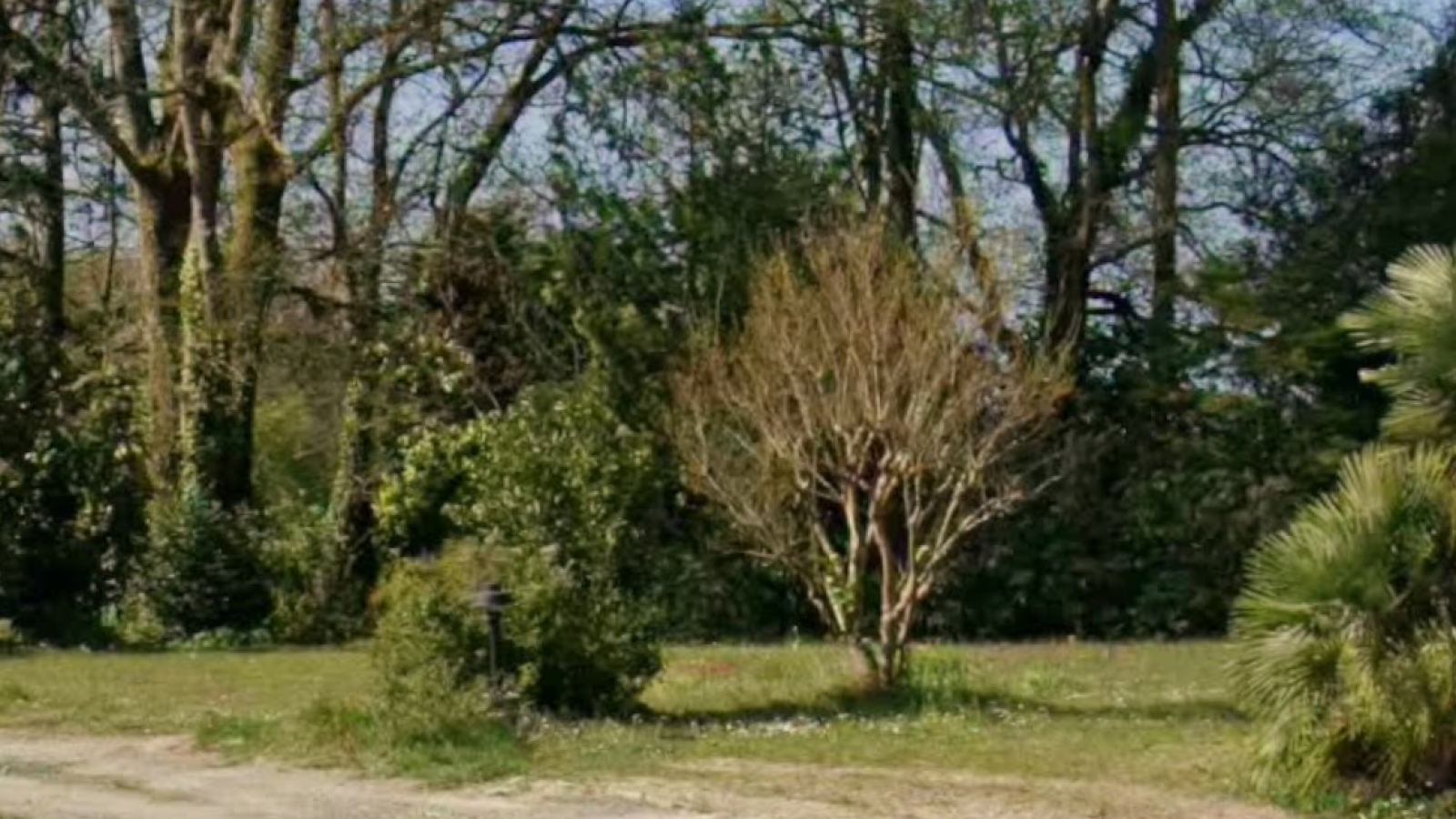 Terrain constructible de 718m2 à Tercis-les-Bains