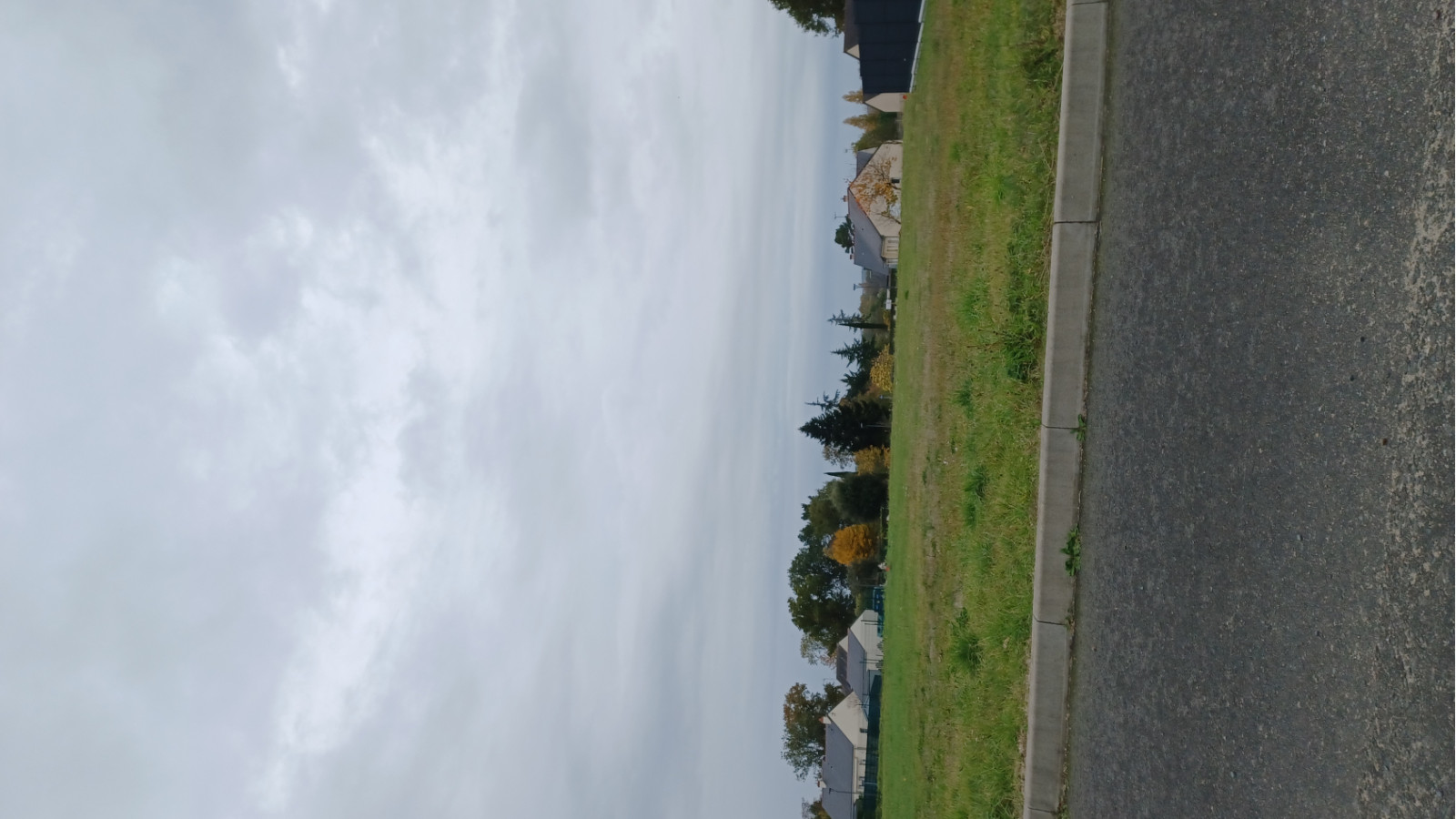 Terrain constructible de 738m2 à Allonnes