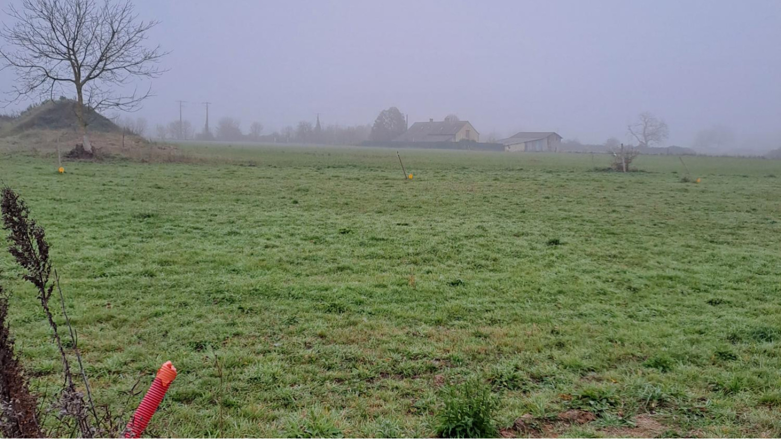 Terrain constructible de 416m2 à Morannes sur Sarthe-Daumeray