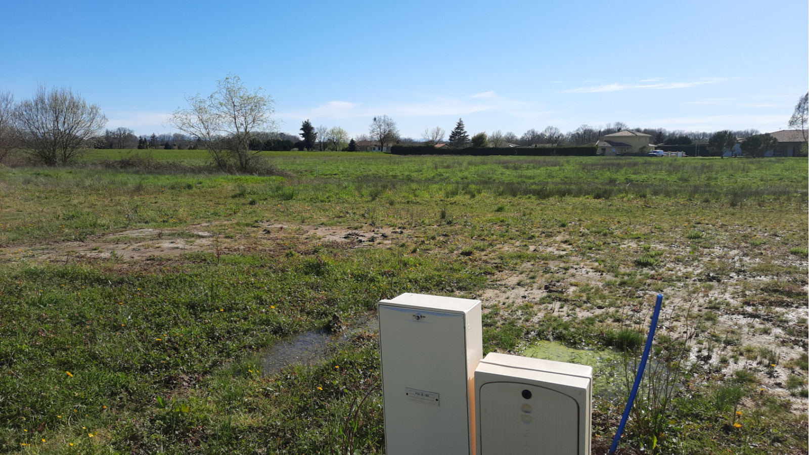 Terrain constructible de 542m2 à Tosse