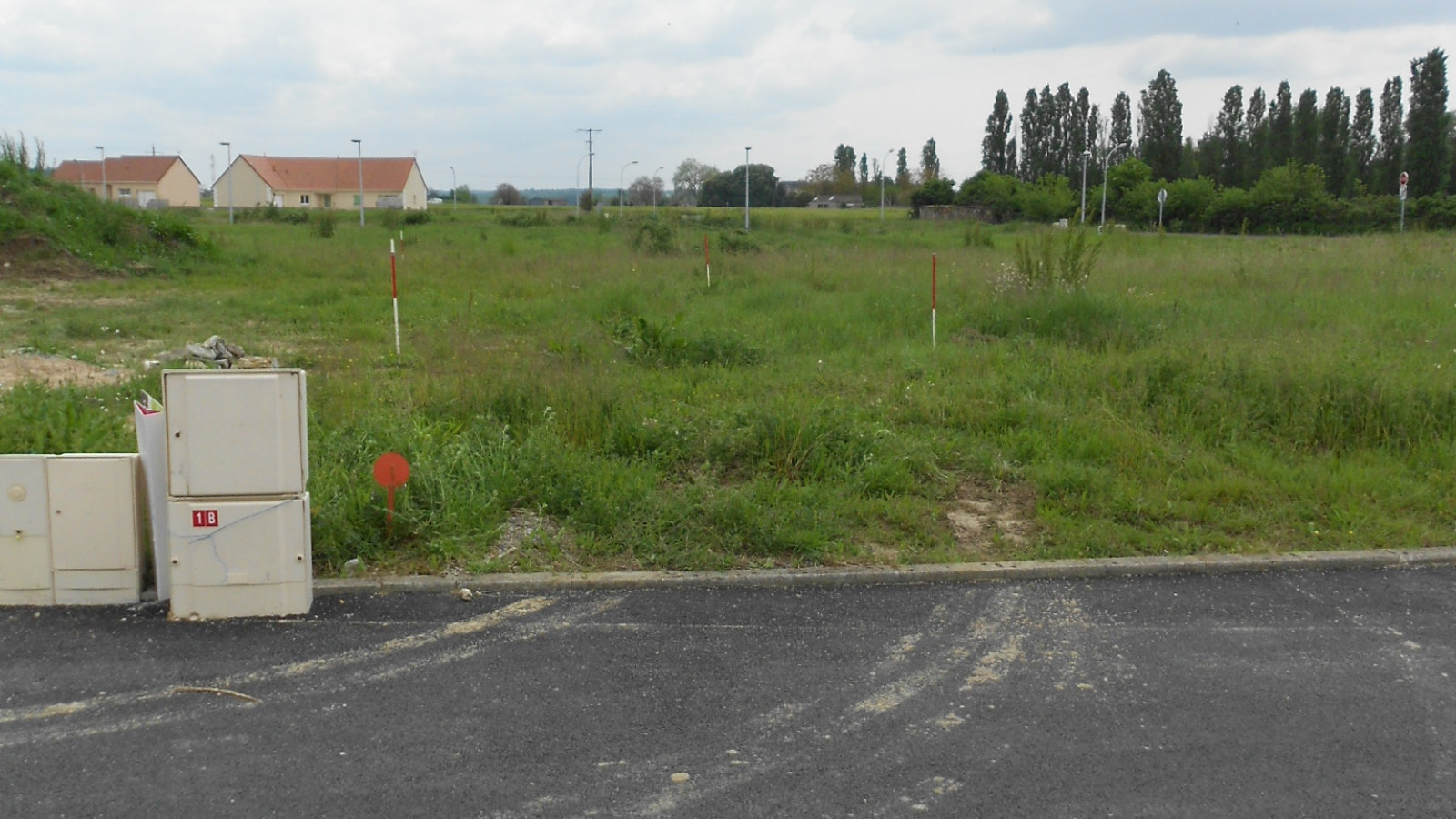 Terrain constructible de 654m2 à Buxeuil