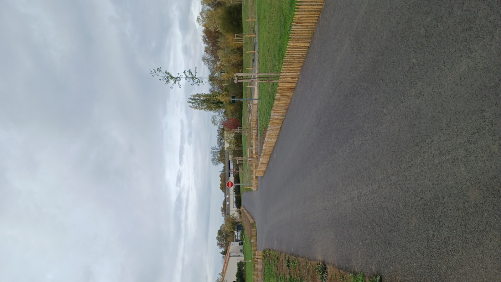 Terrain constructible de 688m2 à Loretz-d'Argenton