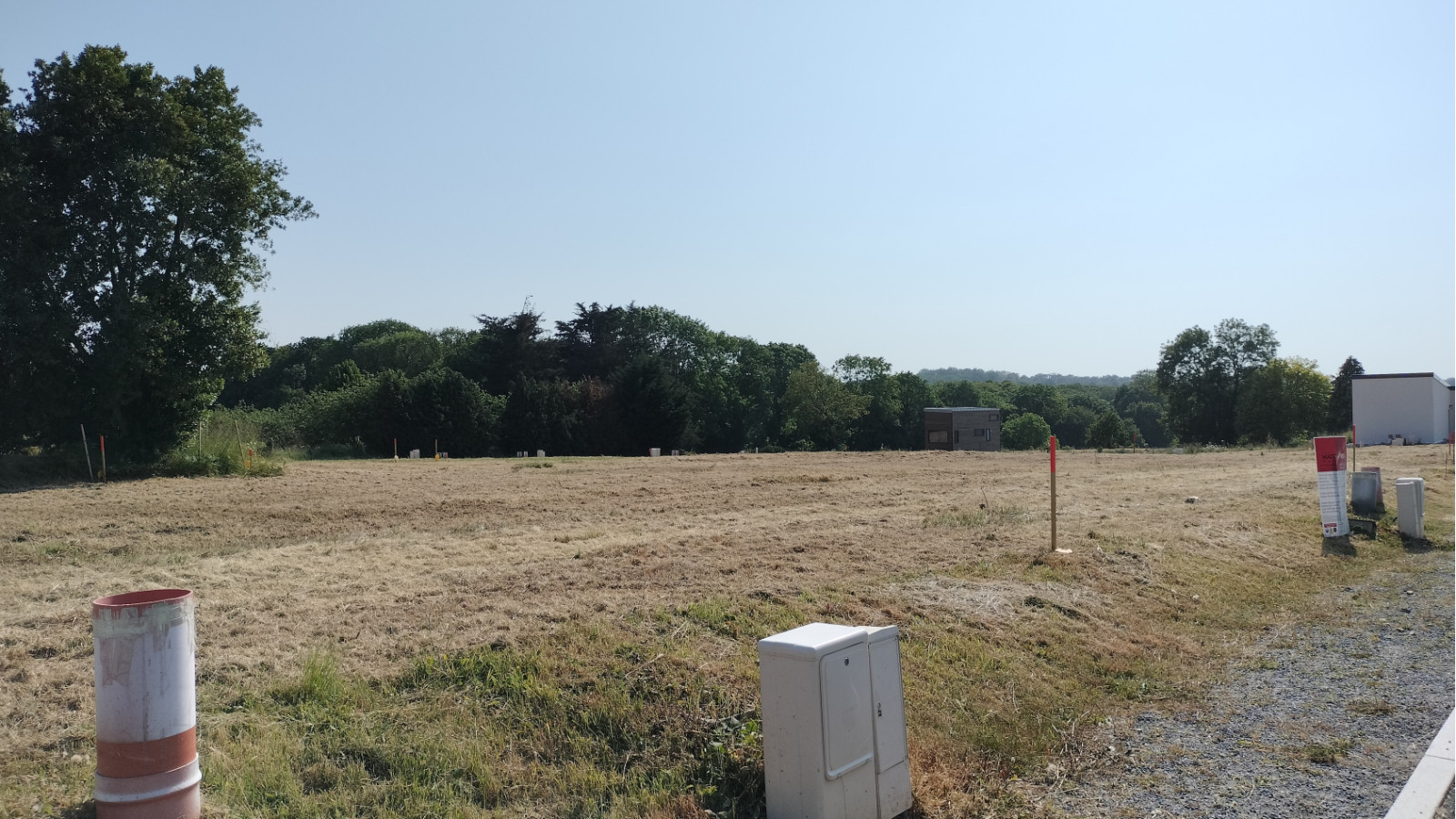 Terrain constructible de 357m2 à Bovel