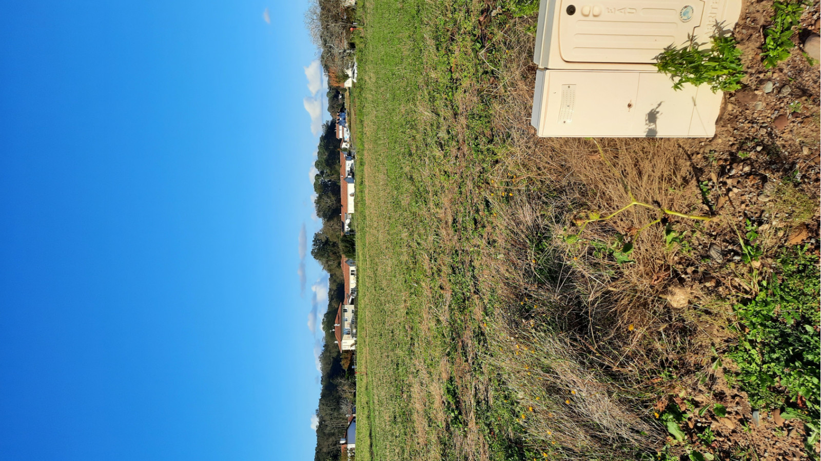 Terrain constructible de 815m2 à Sorbets