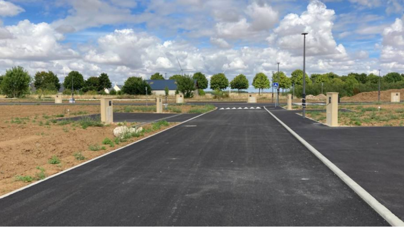 Terrain constructible de 664m2 à Janville-en-Beauce