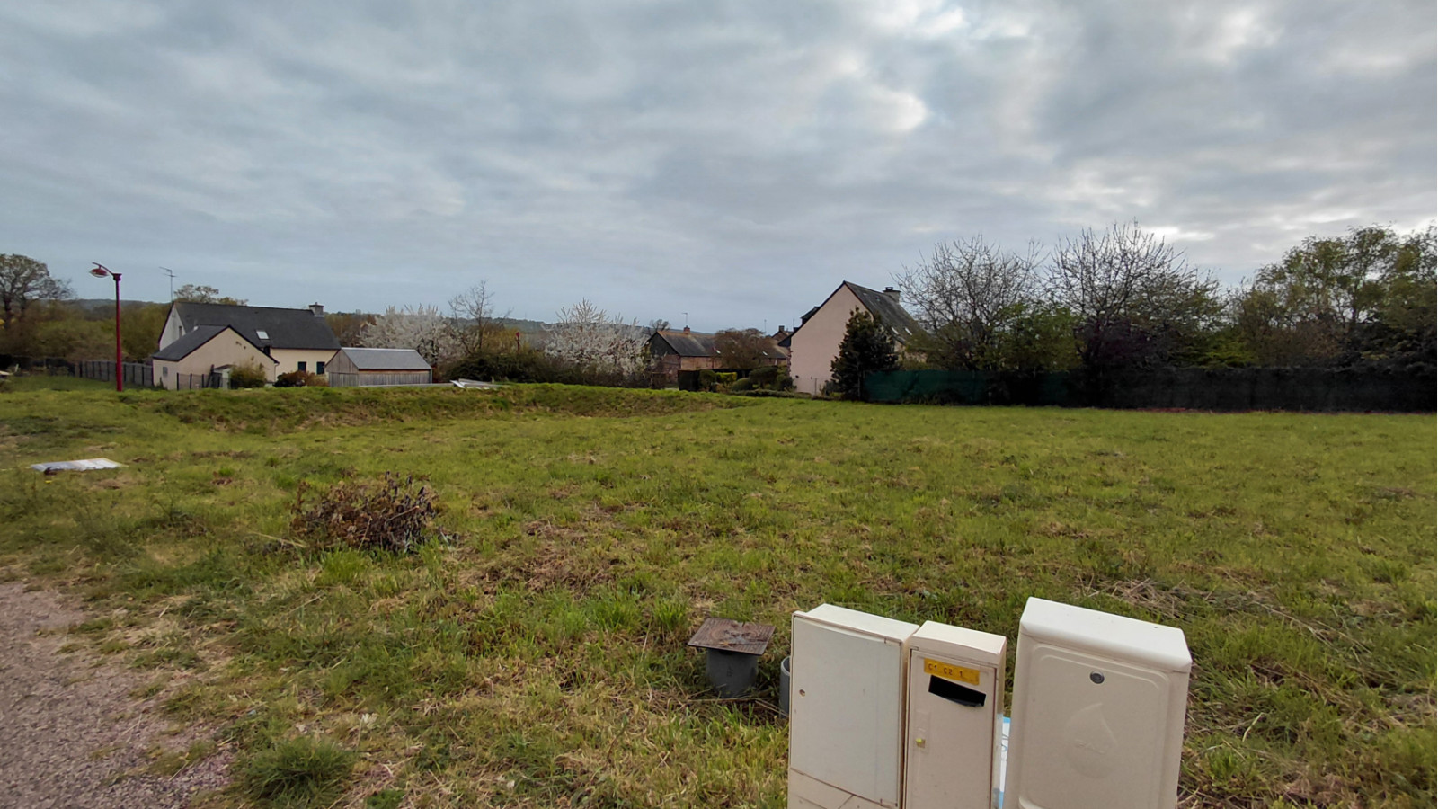 Terrain constructible de 351m2 à Parthenay-de-Bretagne