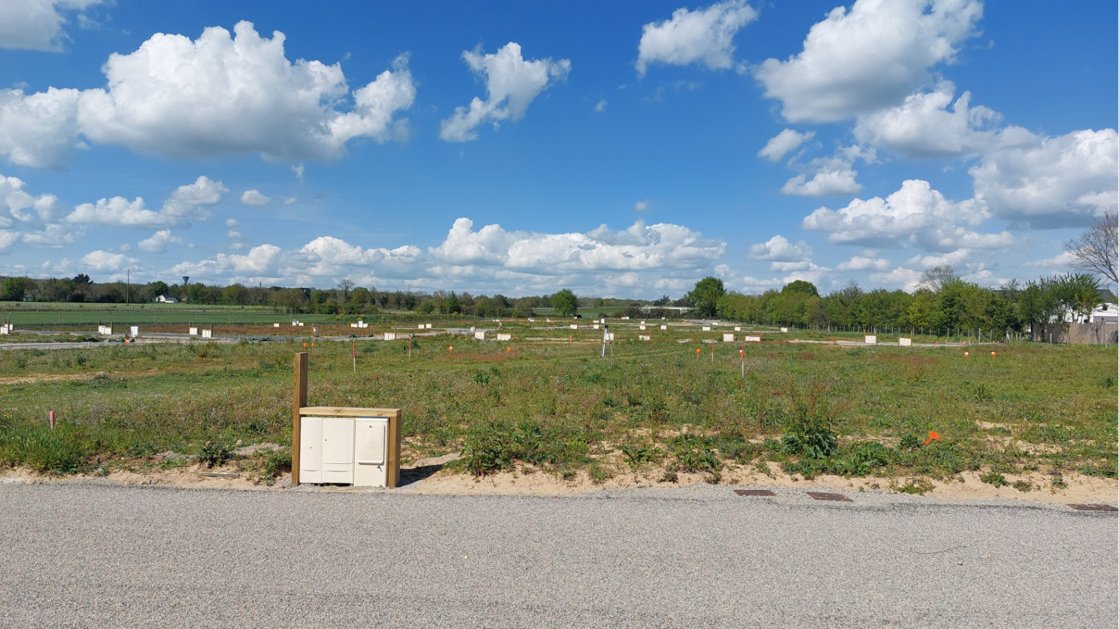 Terrain constructible de 381m2 à Saint-Aubin-d'Aubigné