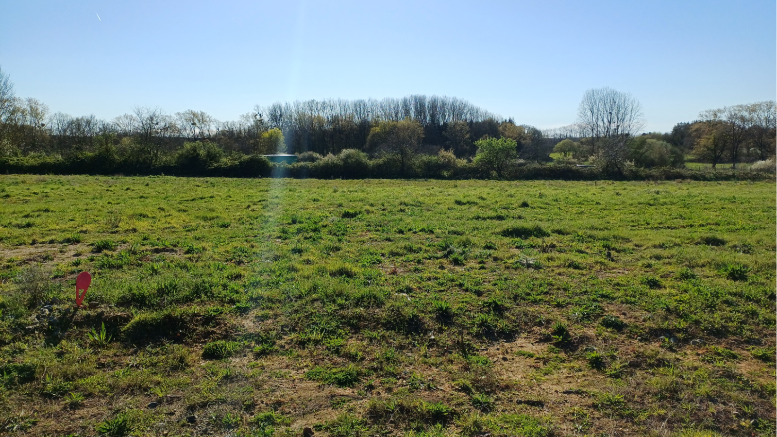 Terrain constructible de 385m2 à Poiroux