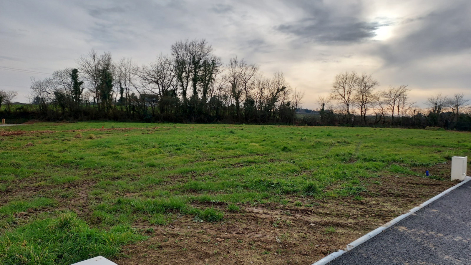 Terrain constructible de 336m2 à Treillières