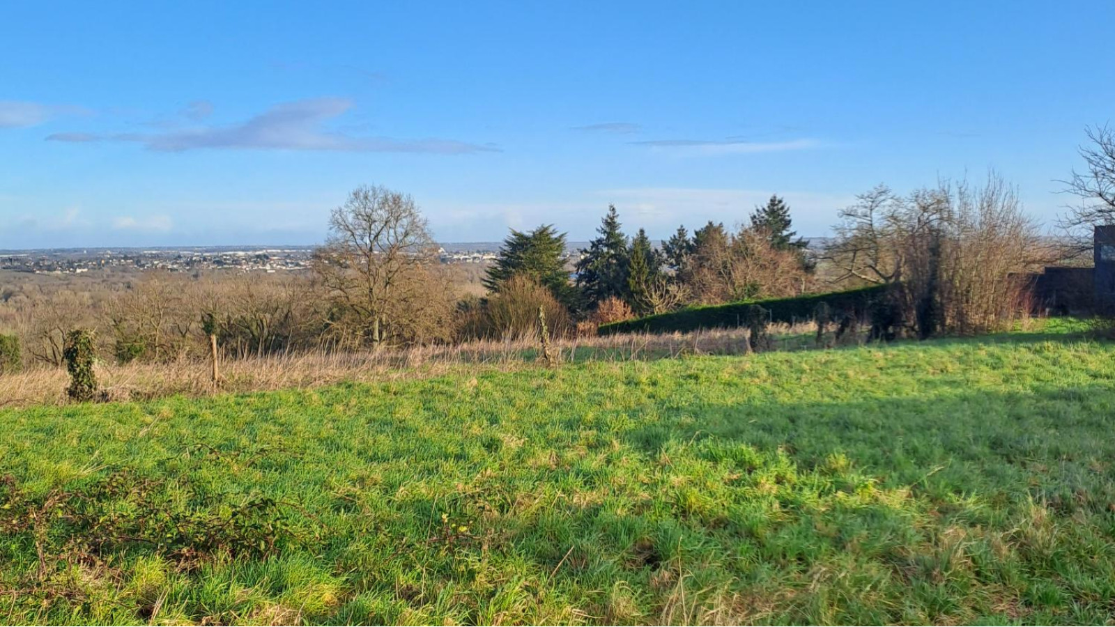 Terrain constructible de 412m2 à Orée d'Anjou