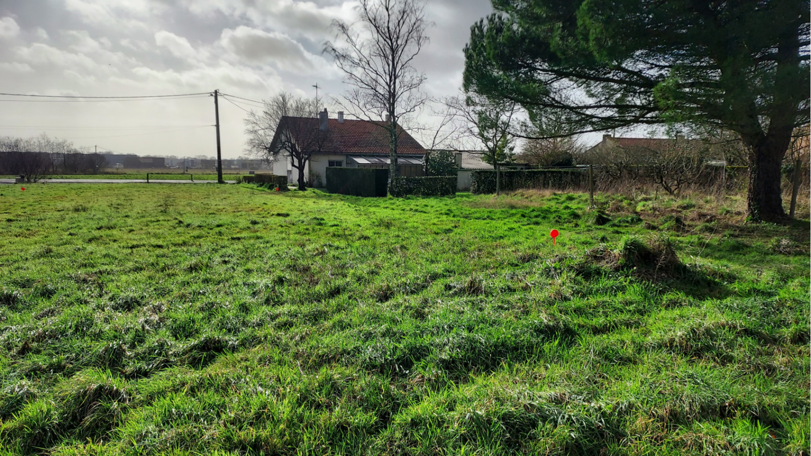 Terrain constructible de 420m2 à Le Cellier