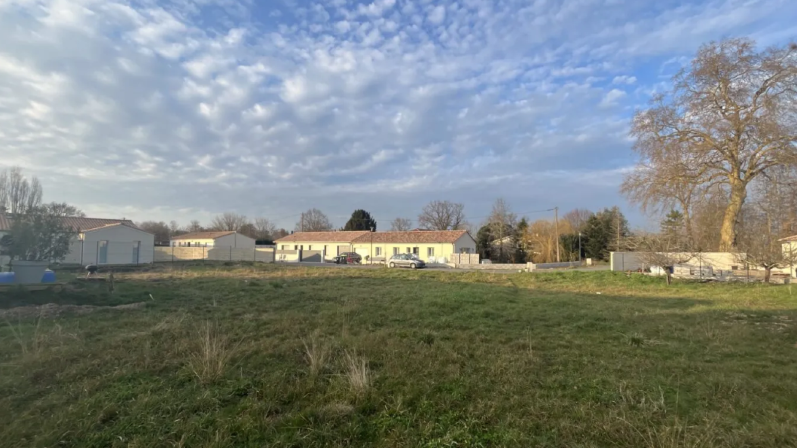 Terrain constructible de 730m2 à Vayres