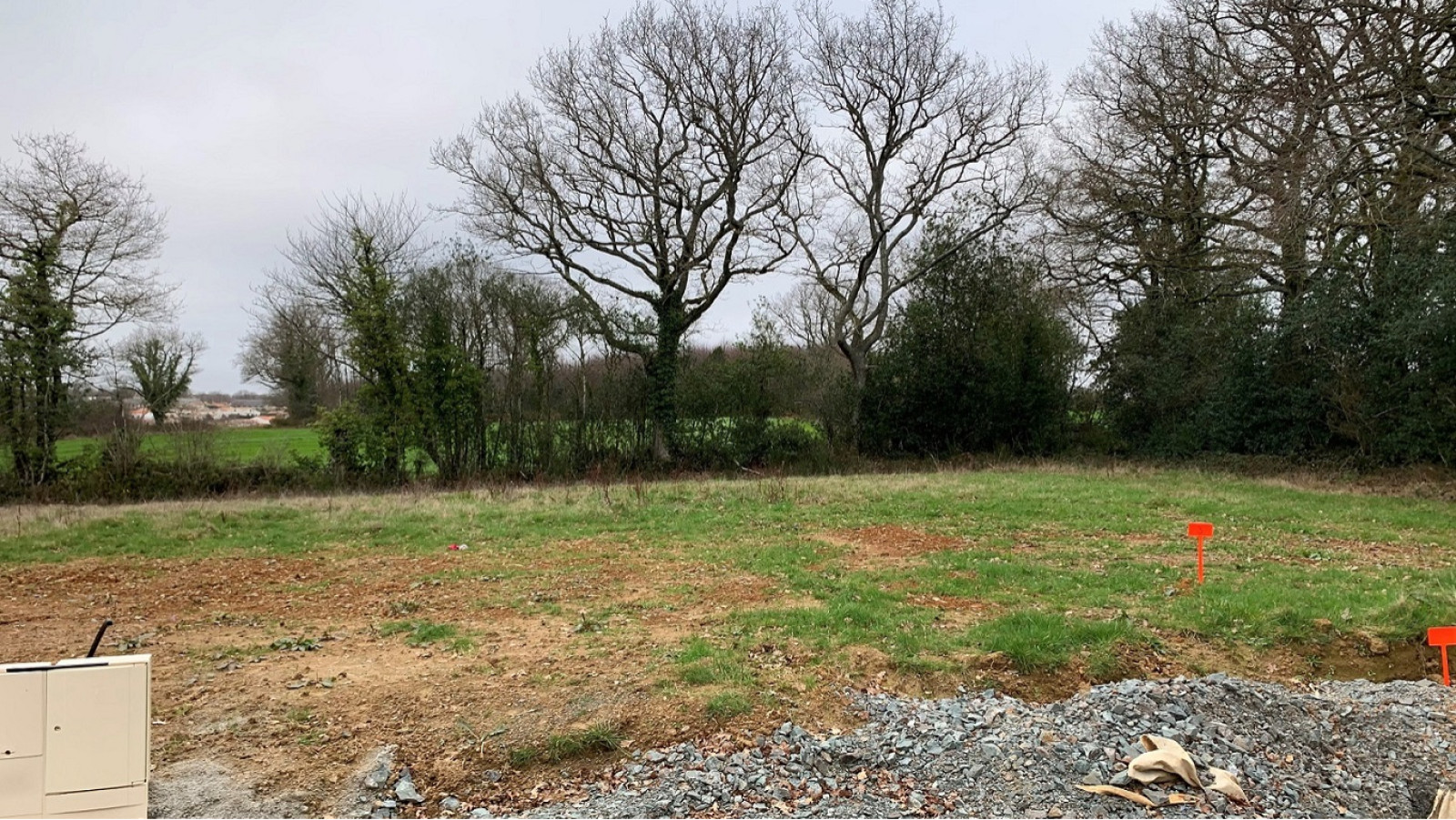 Terrain constructible de 510m2 à Bellebat