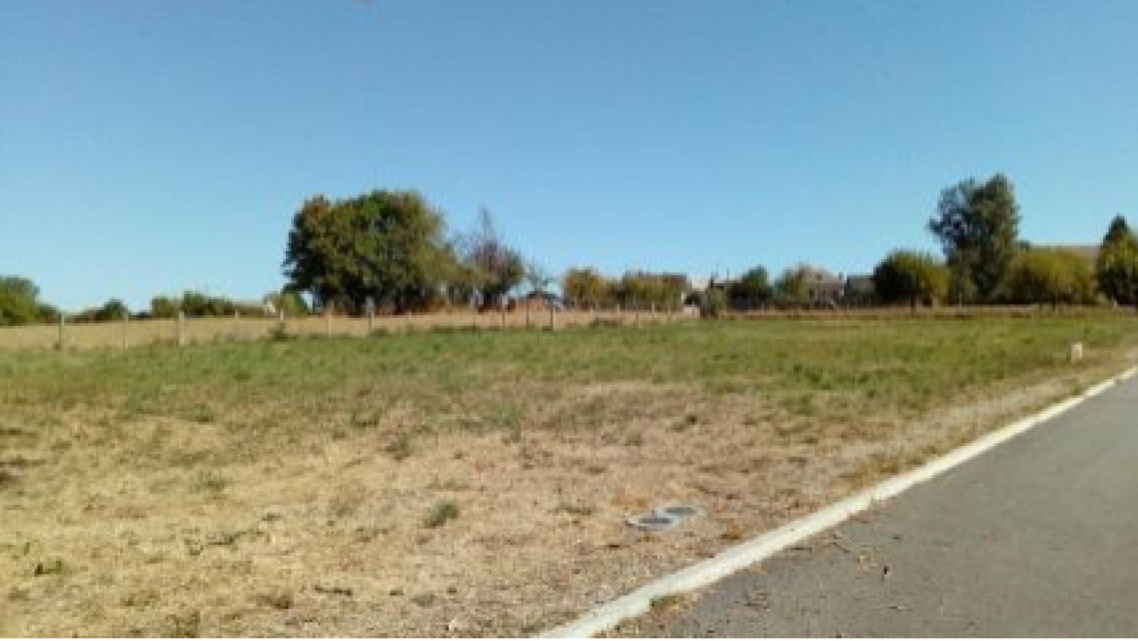 Terrain constructible de 913m2 à Mimbaste