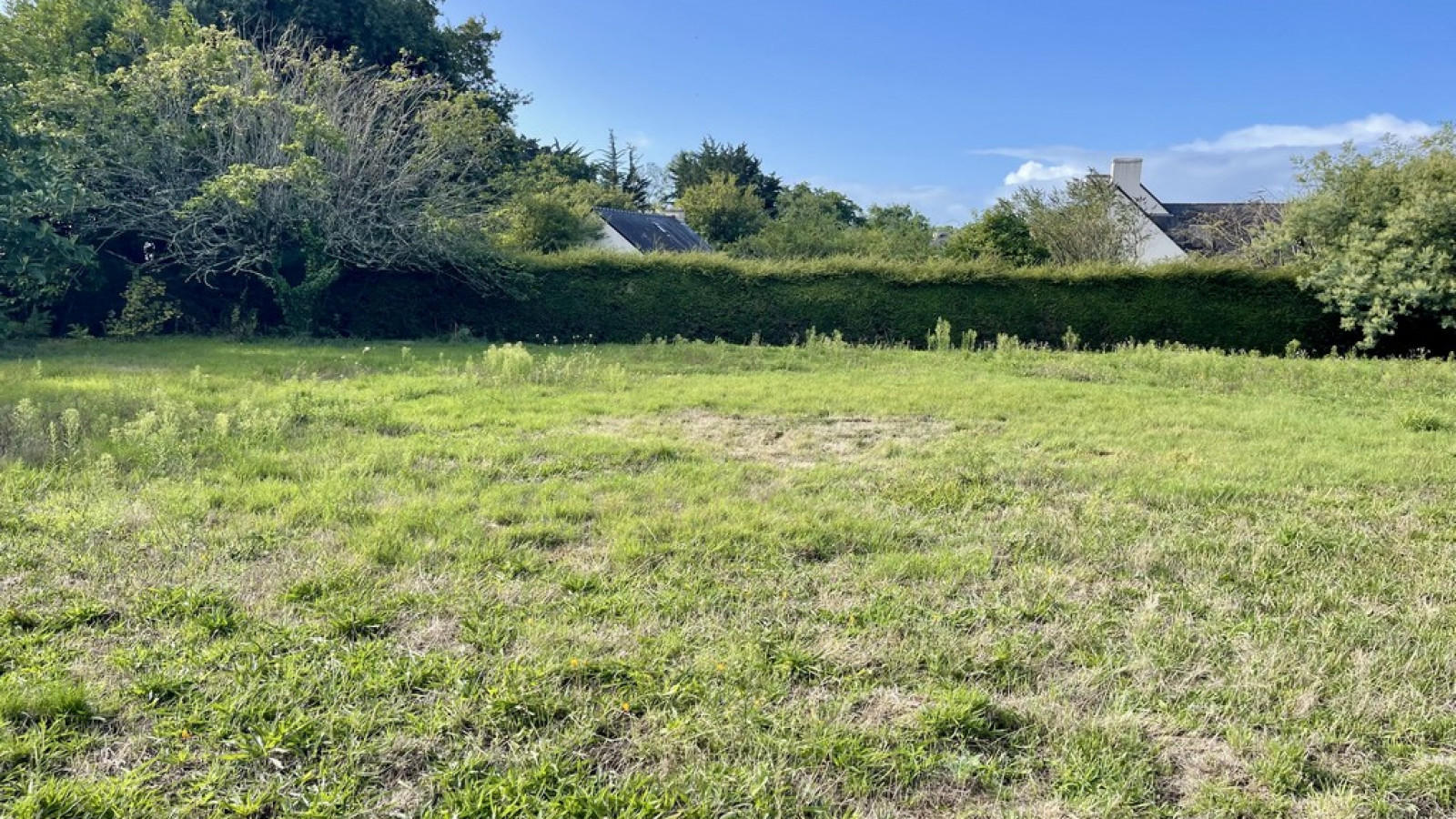 Terrain constructible de 864m2 à Plumergat