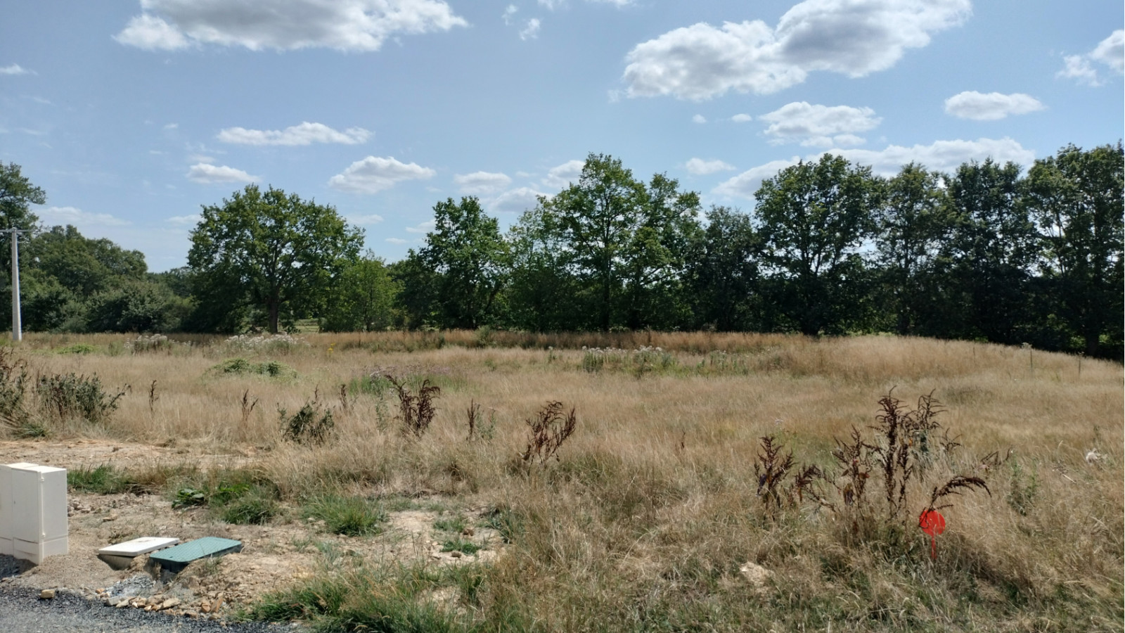 Terrain constructible de 300m2 à Saint-Péran