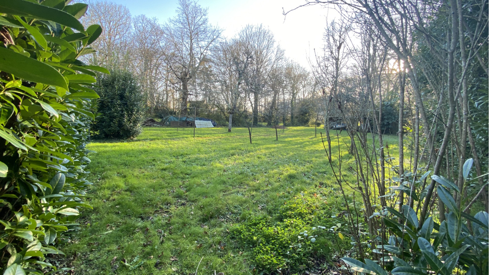 Terrain constructible de 420m2 à La Chapelle-des-Marais