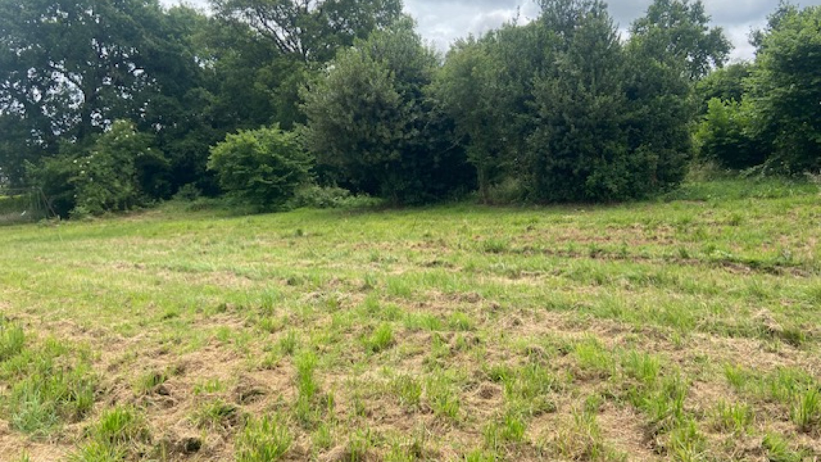 Terrain constructible de 310m2 à Saint-Nicolas-de-Redon