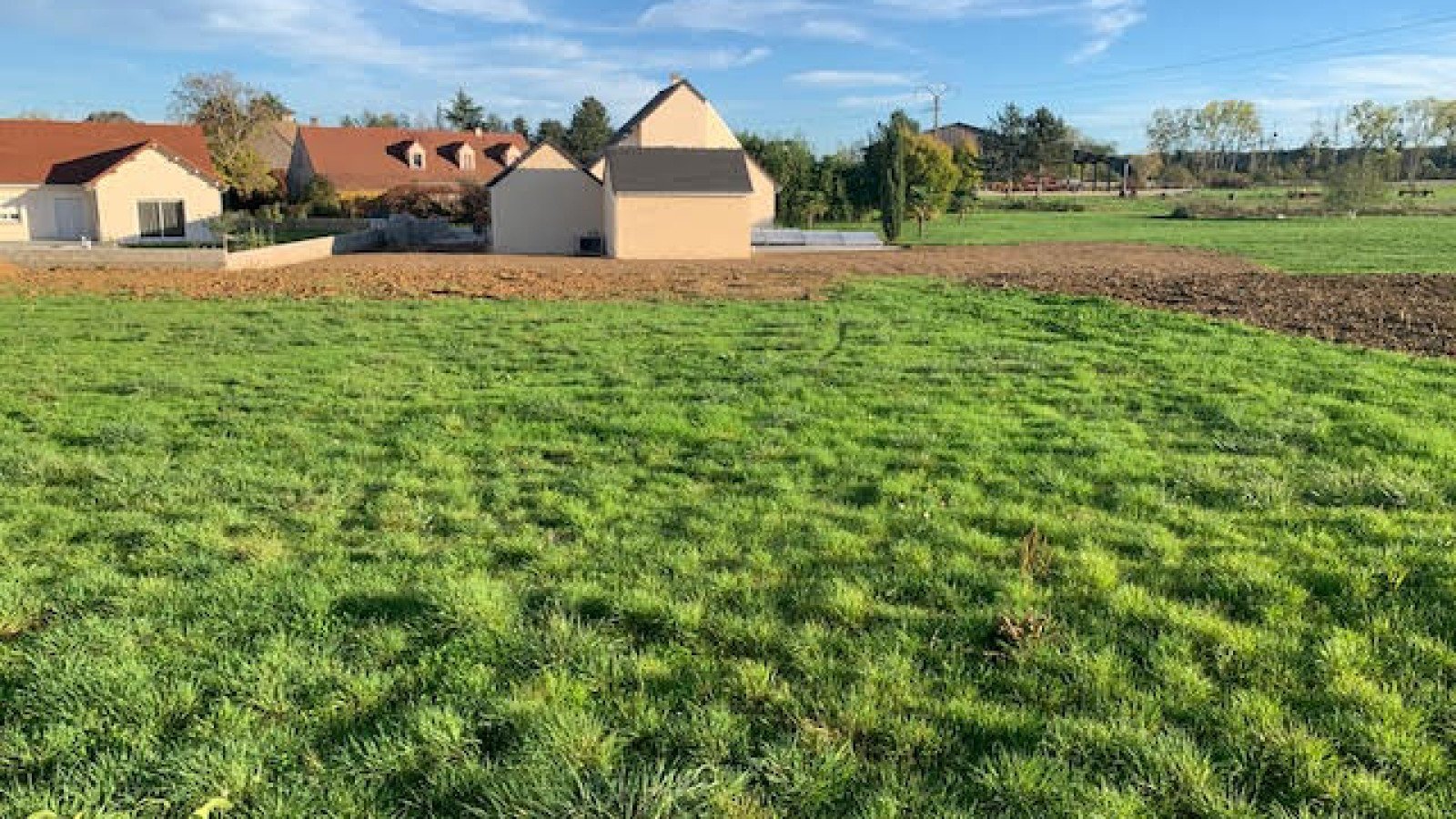 Terrain constructible de 1706m2 à Meursanges