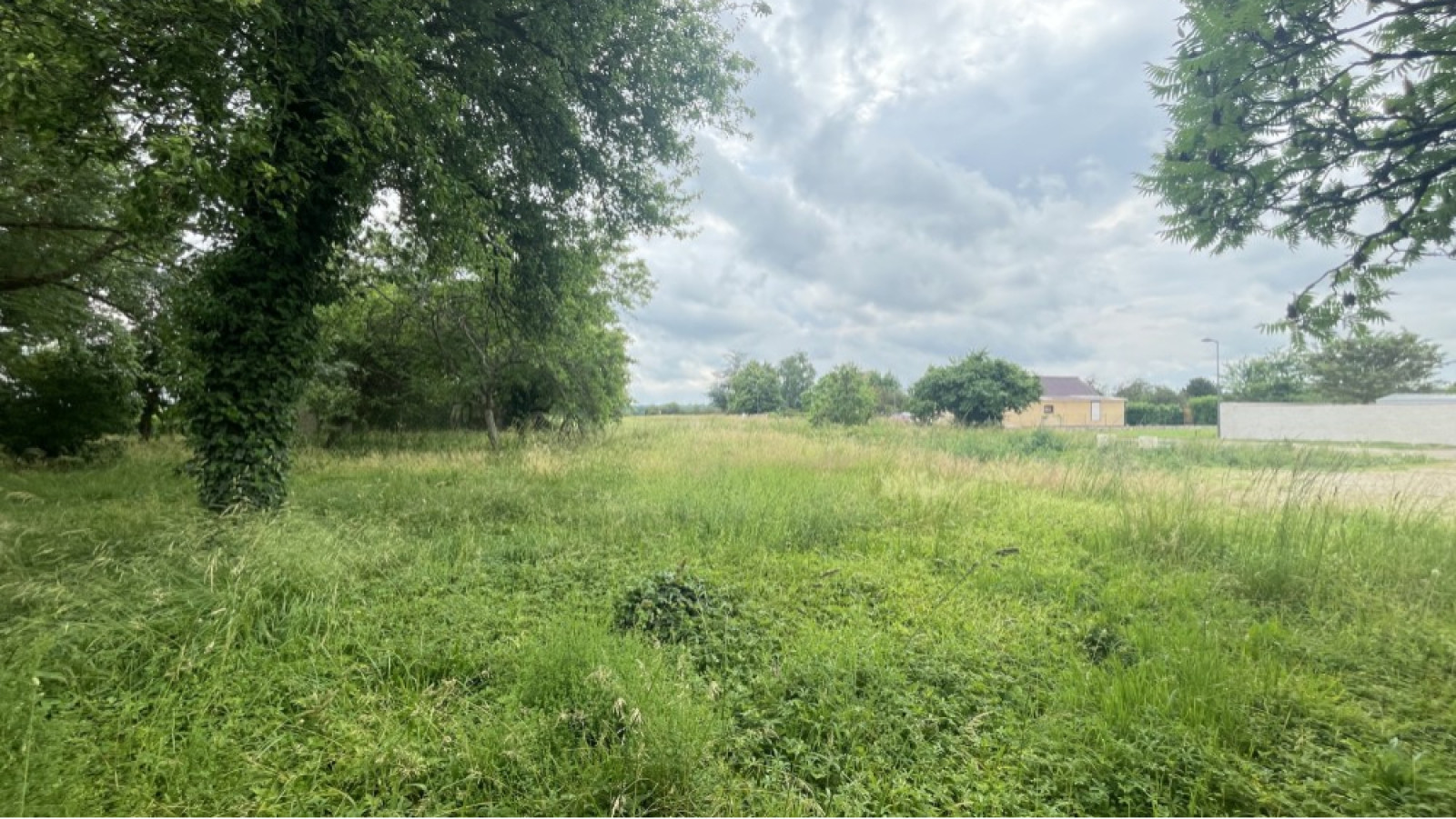 Terrain constructible de 760m2 à Sainte-Marie-la-Blanche