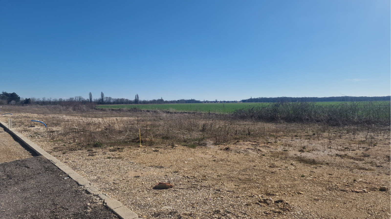 Terrain constructible de 521m2 à Arc-sur-Tille