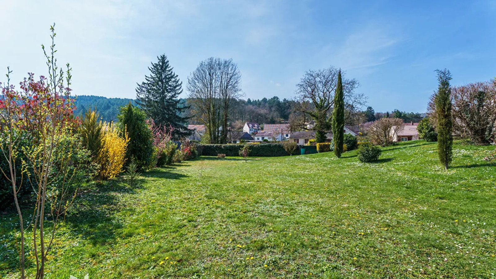 Terrain constructible de 1000m2 à Savigny-lès-Beaune