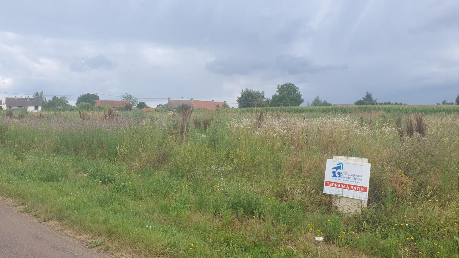 Terrain constructible de 790m2 à Labergement-lès-Seurre
