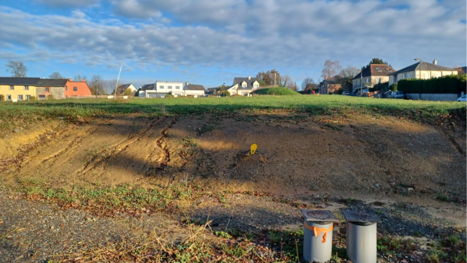 Terrain constructible de 325m2 à Livré-sur-Changeon