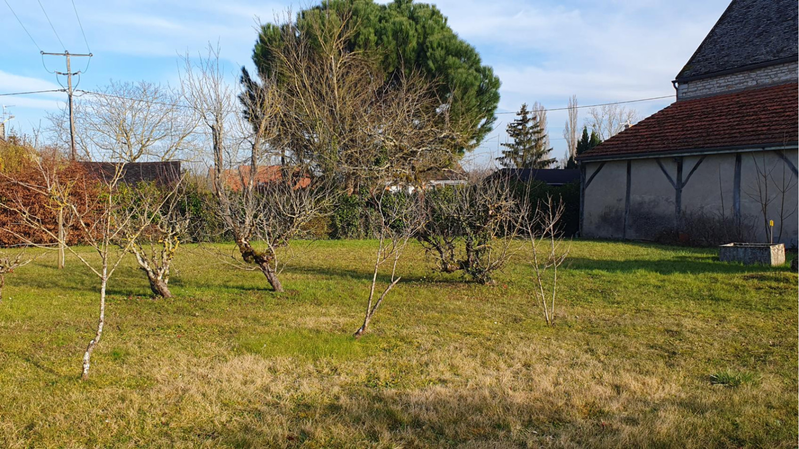 Terrain constructible de 557m2 à Merceuil