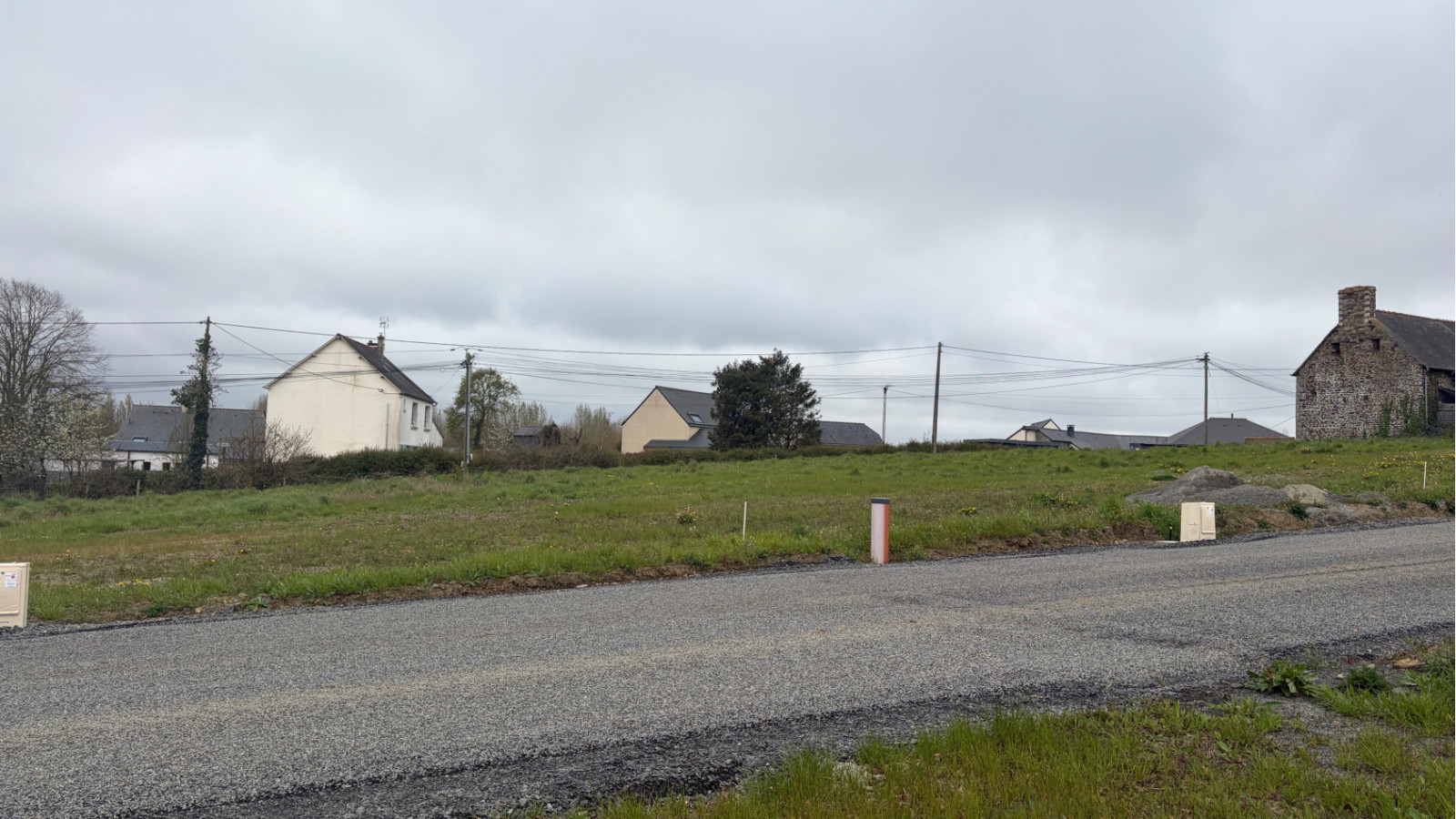 Terrain constructible de 380m2 à Mecé