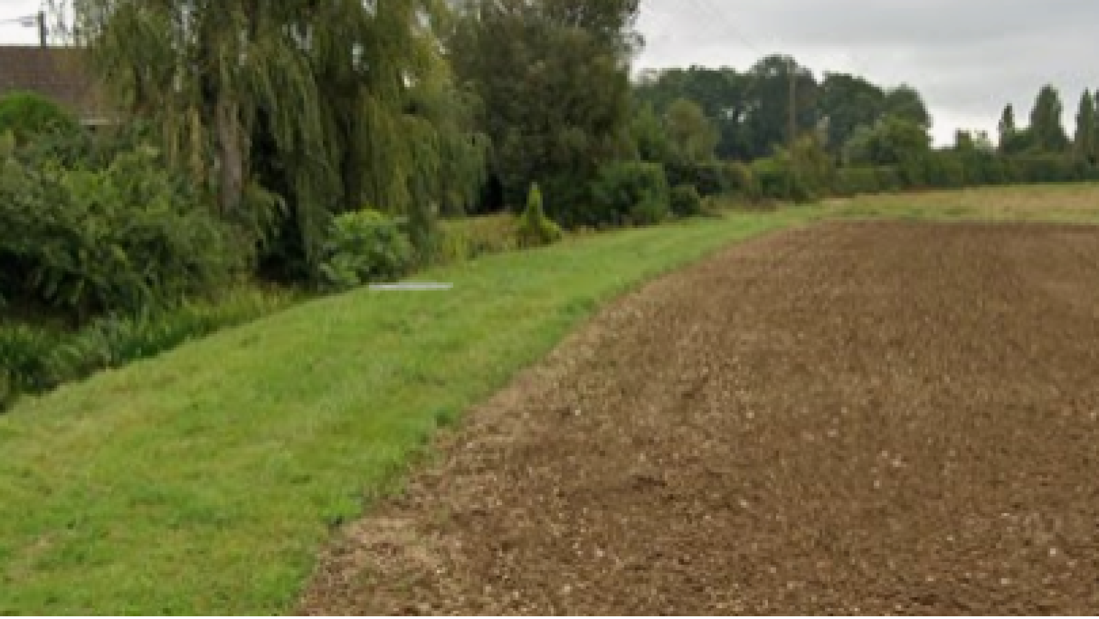 Terrain constructible de 518m2 à Saulon-la-Chapelle