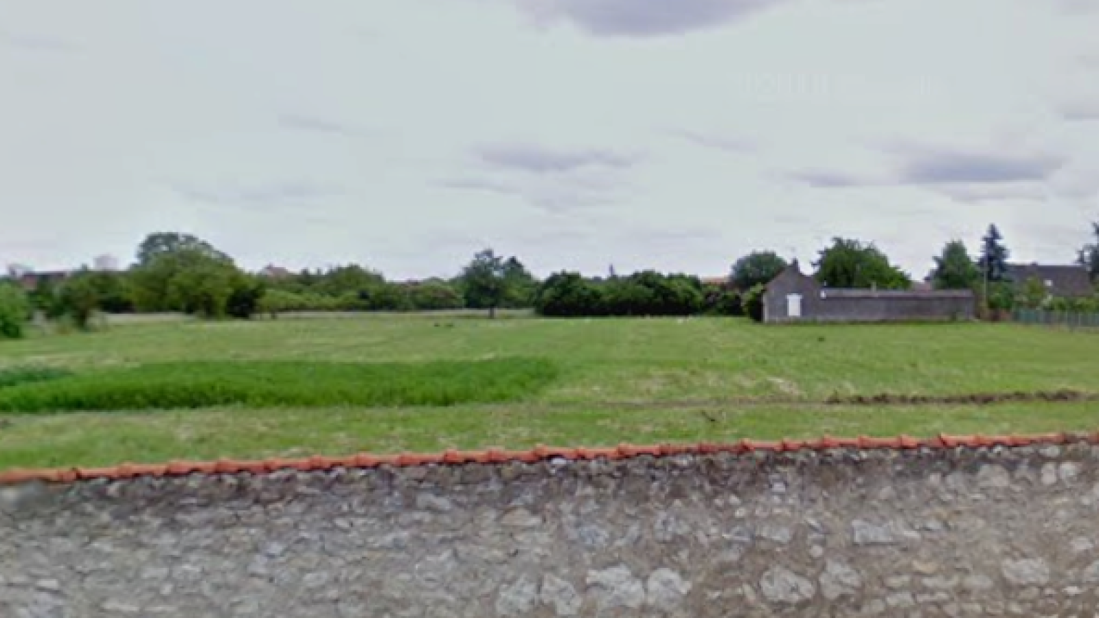 Terrain constructible de 464m2 à Orléans