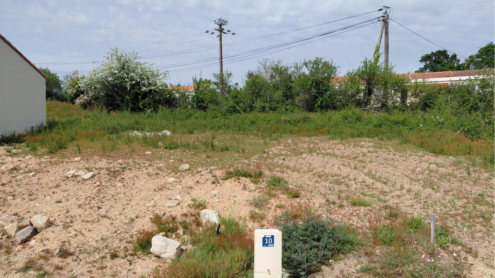 Terrain constructible de 727m2 à Vairé