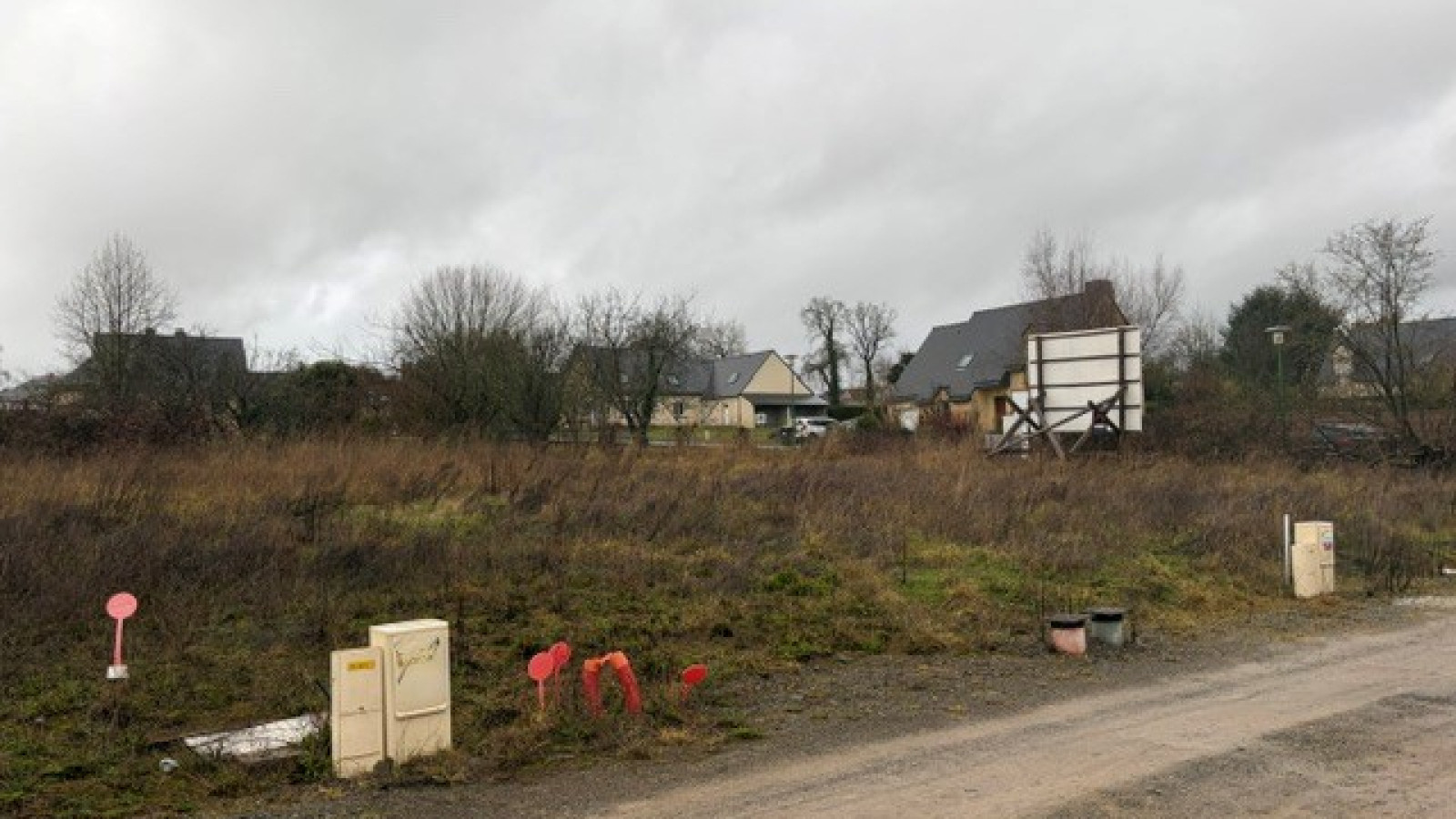 Terrain constructible de 220m2 à Saint-Symphorien