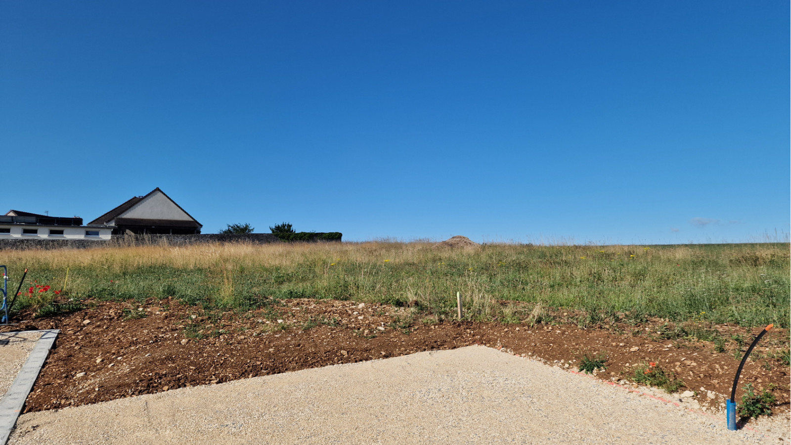 Terrain constructible de 682m2 à Prenois