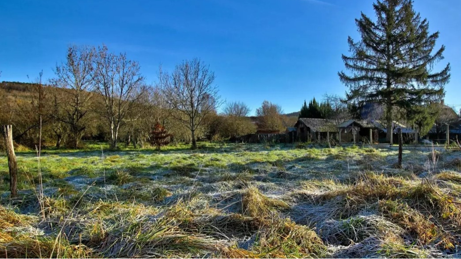 Terrain constructible de 4300m2 à Blaisy-Bas