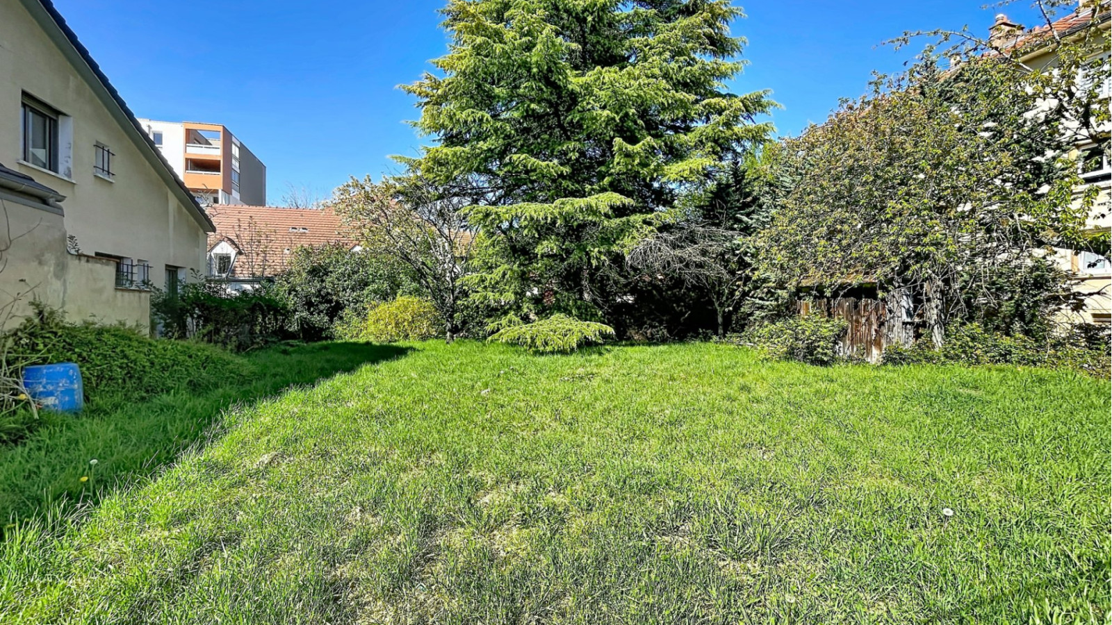 Terrain constructible de 550m2 à Dijon
