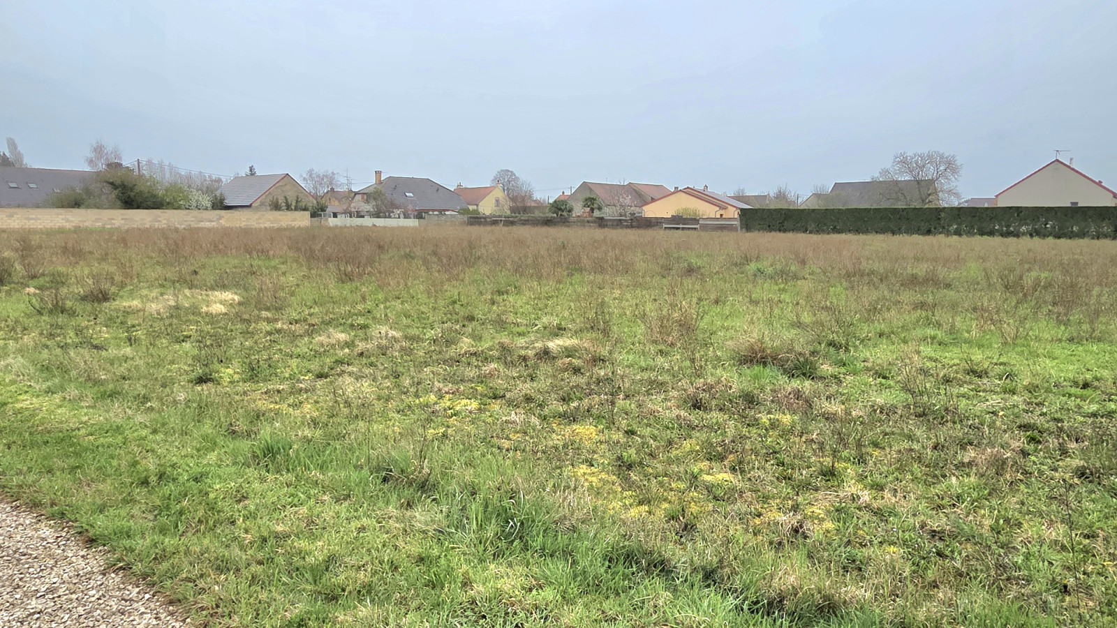 Terrain constructible de 665m2 à Trouhans
