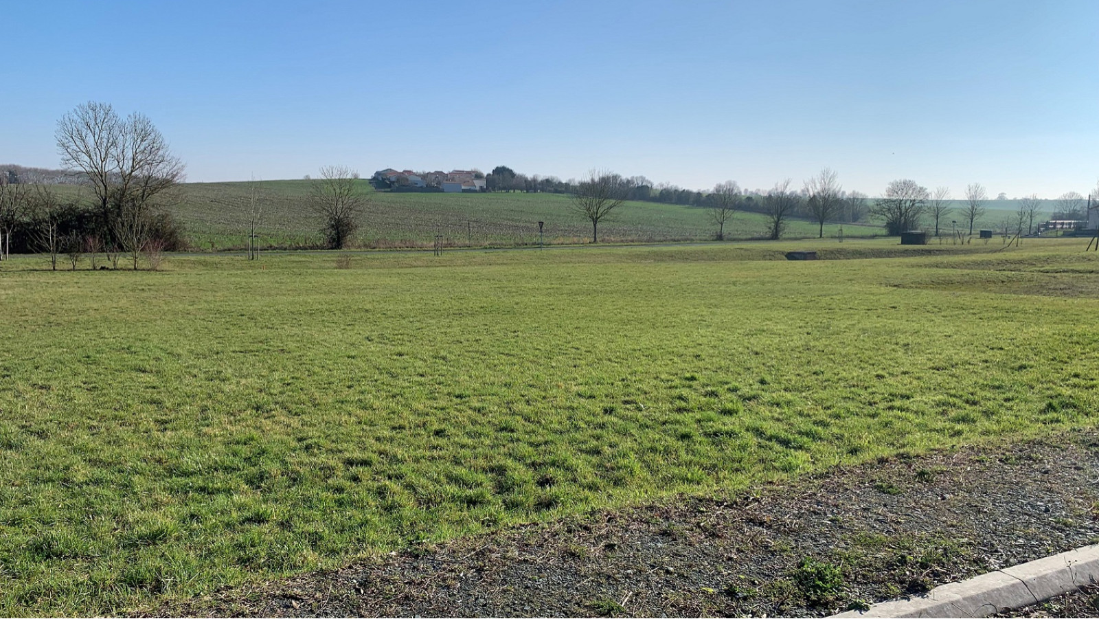 Terrain constructible de 800m2 à Vertheuil