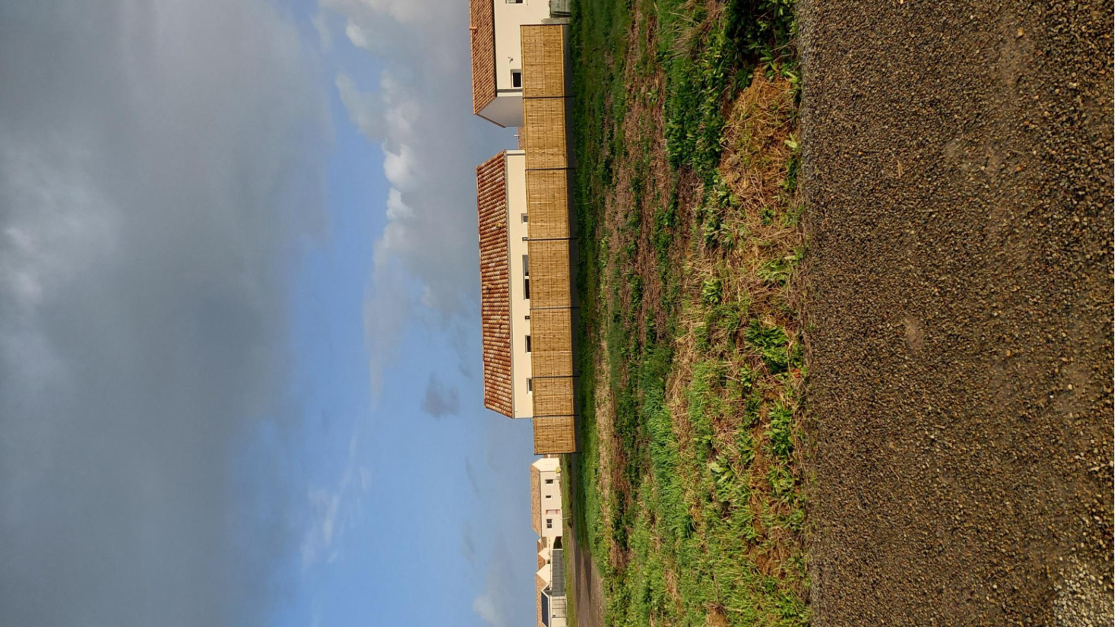 Terrain constructible de 377m2 à Saint-Hilaire-la-Forêt