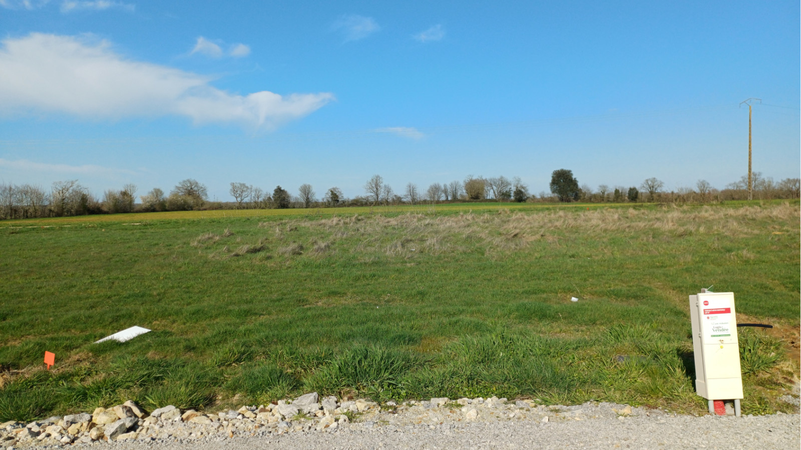 Terrain constructible de 420m2 à Brem-sur-Mer