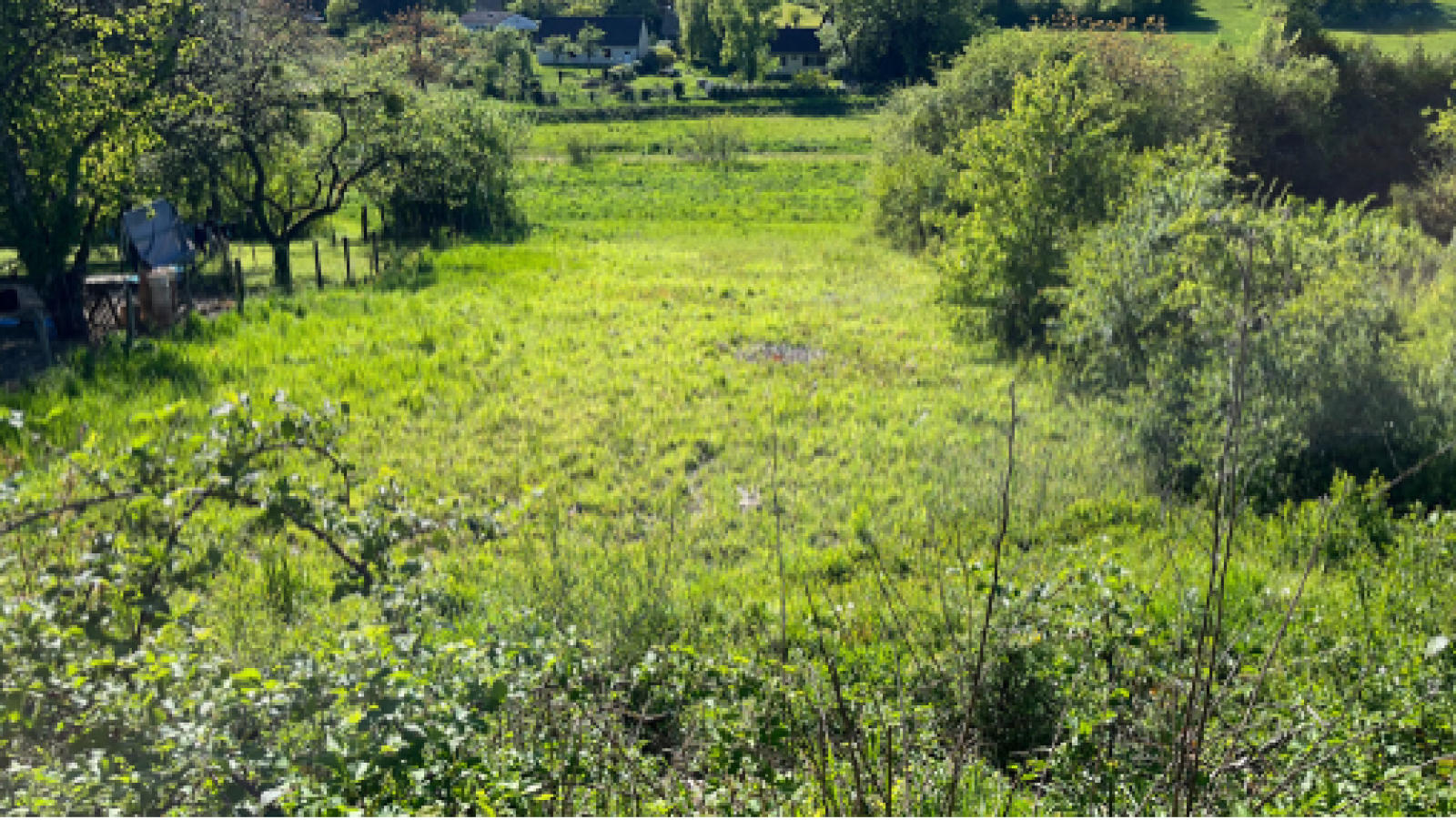Terrain constructible de 931m2 à Gemeaux