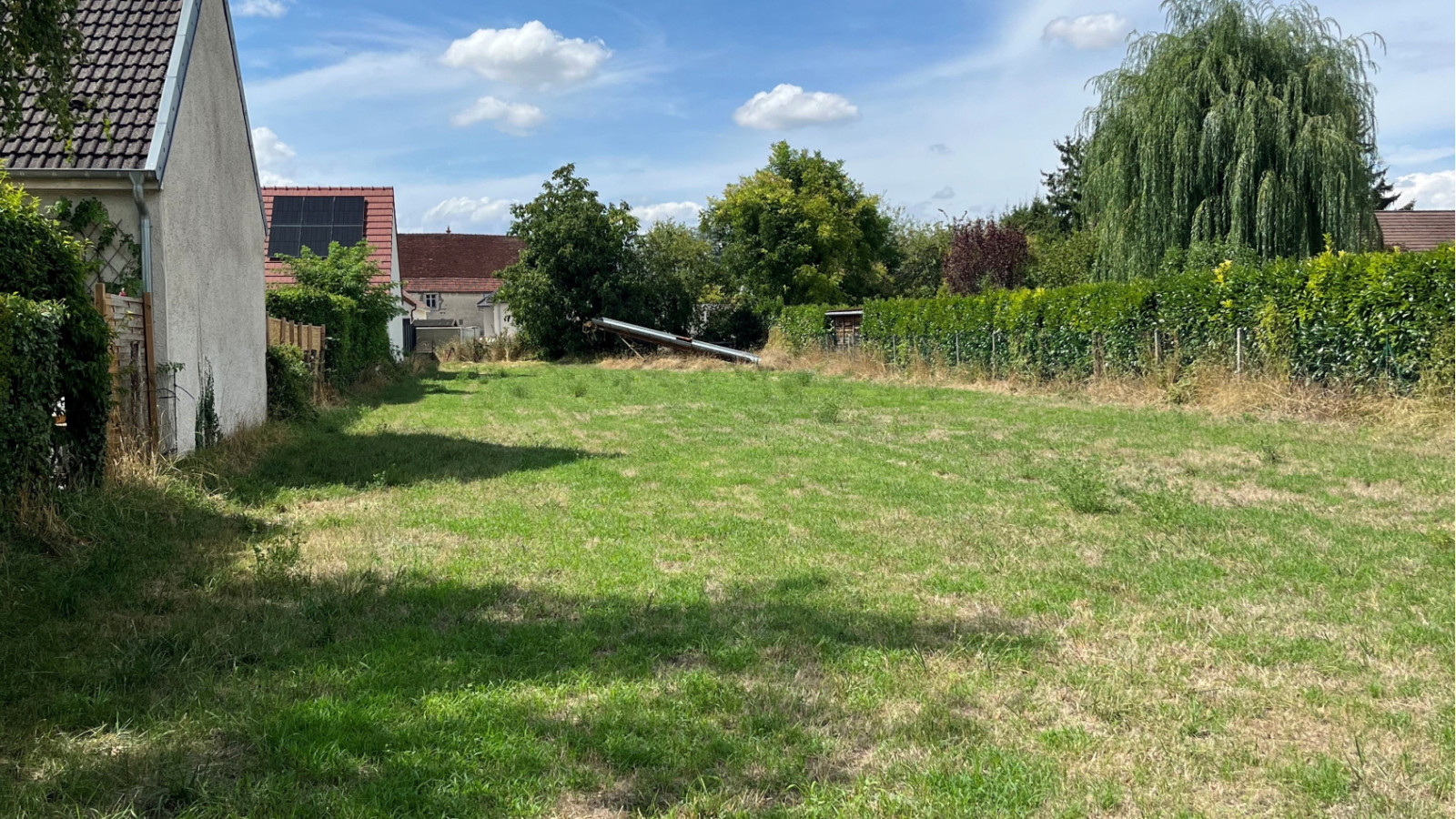 Terrain constructible de 1296m2 à Arc-sur-Tille