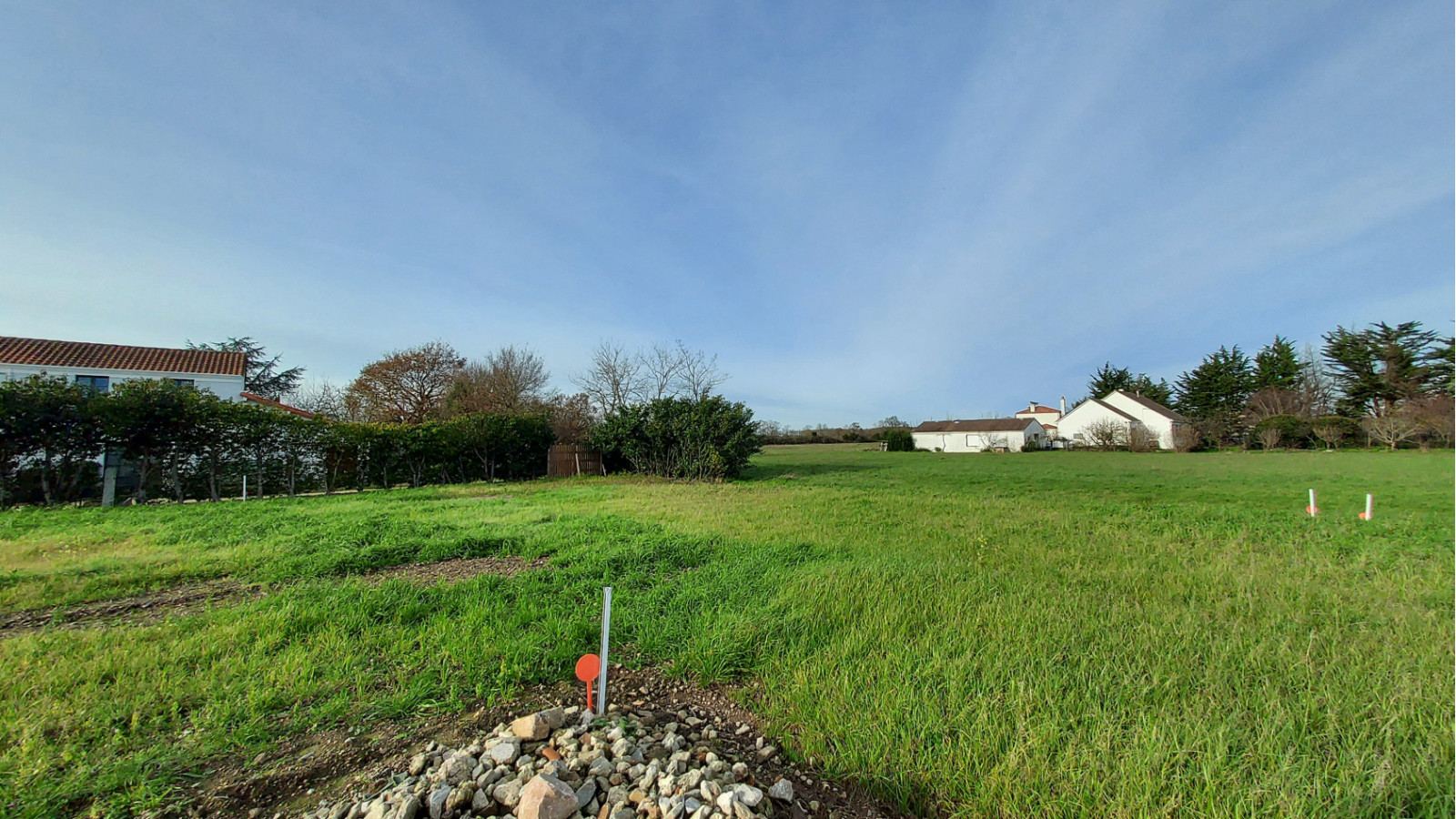 Terrain constructible de 431m2 à Teillé
