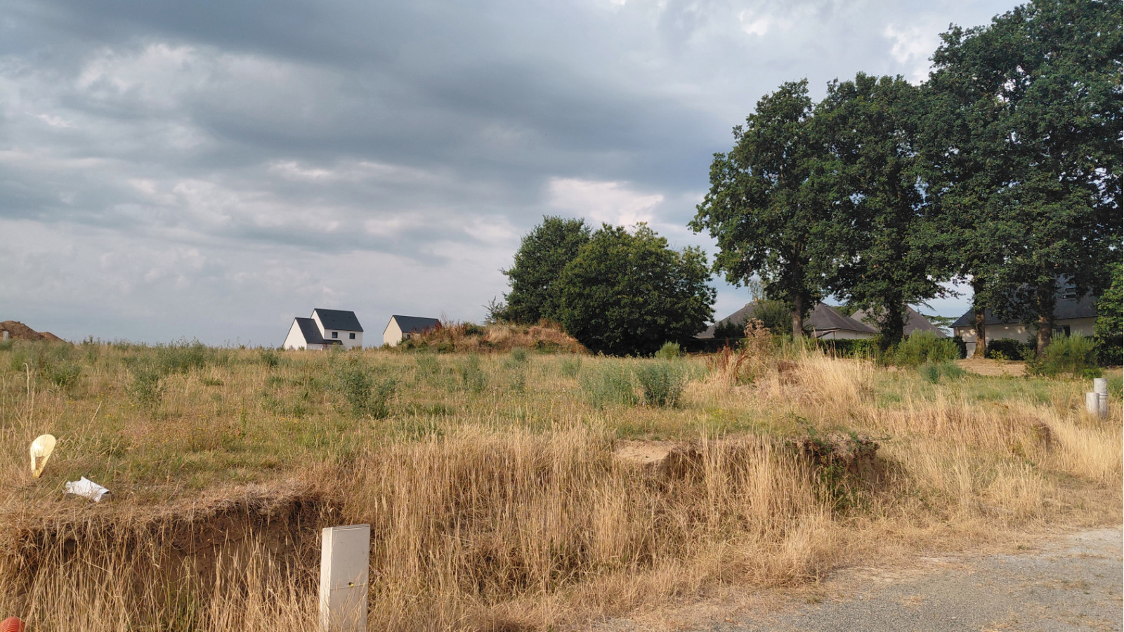 Terrain constructible de 354m2 à La Dominelais