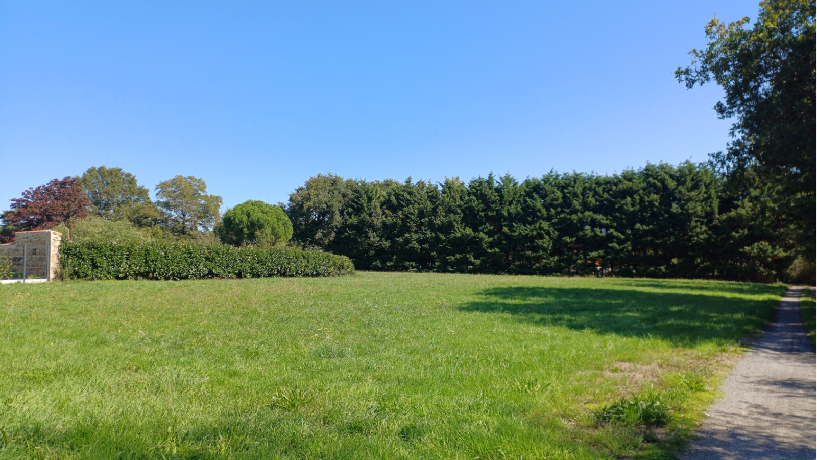 Terrain constructible de 400m2 à Bois-de-Céné