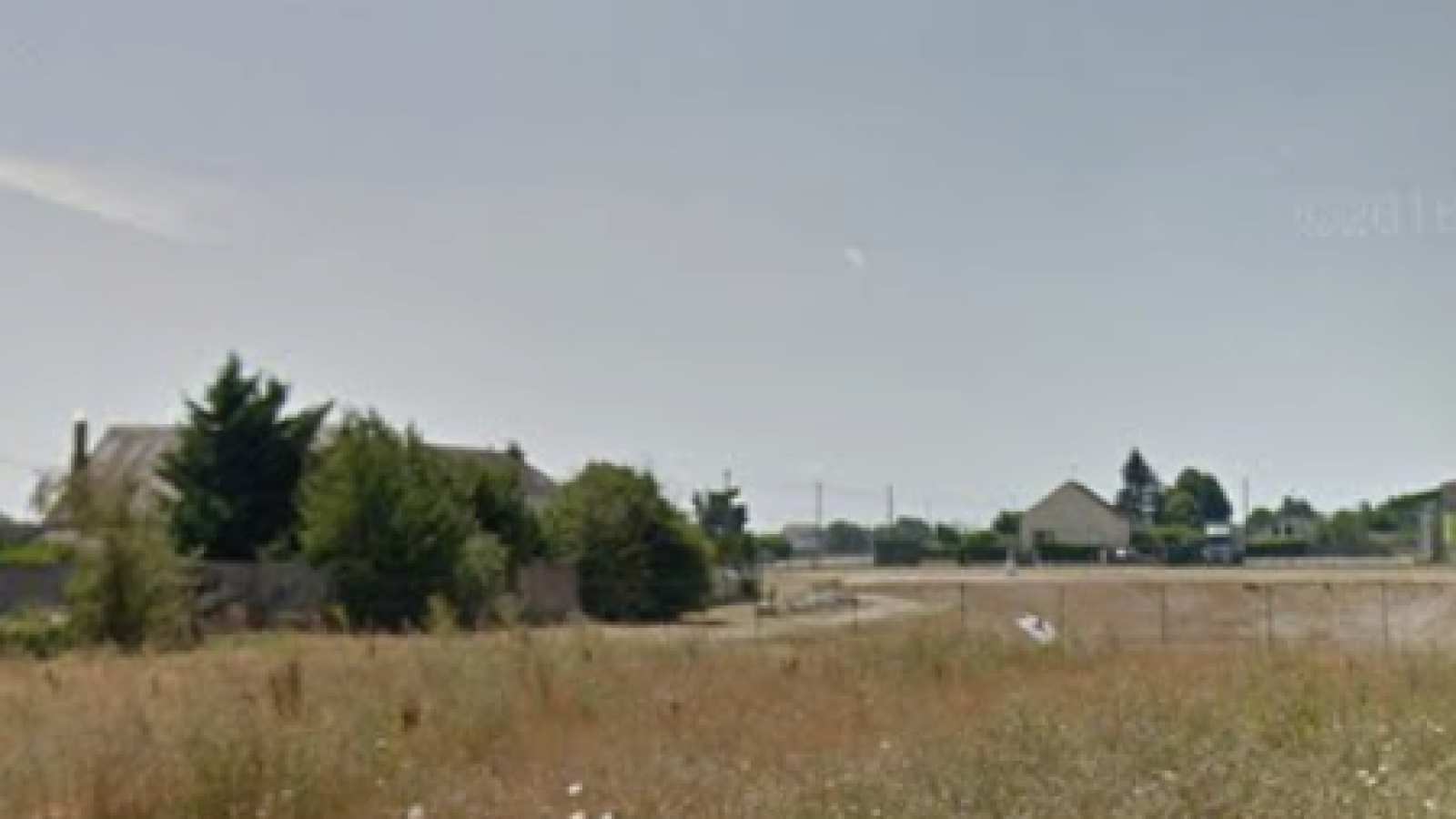 Terrain constructible de 565m2 à Baule