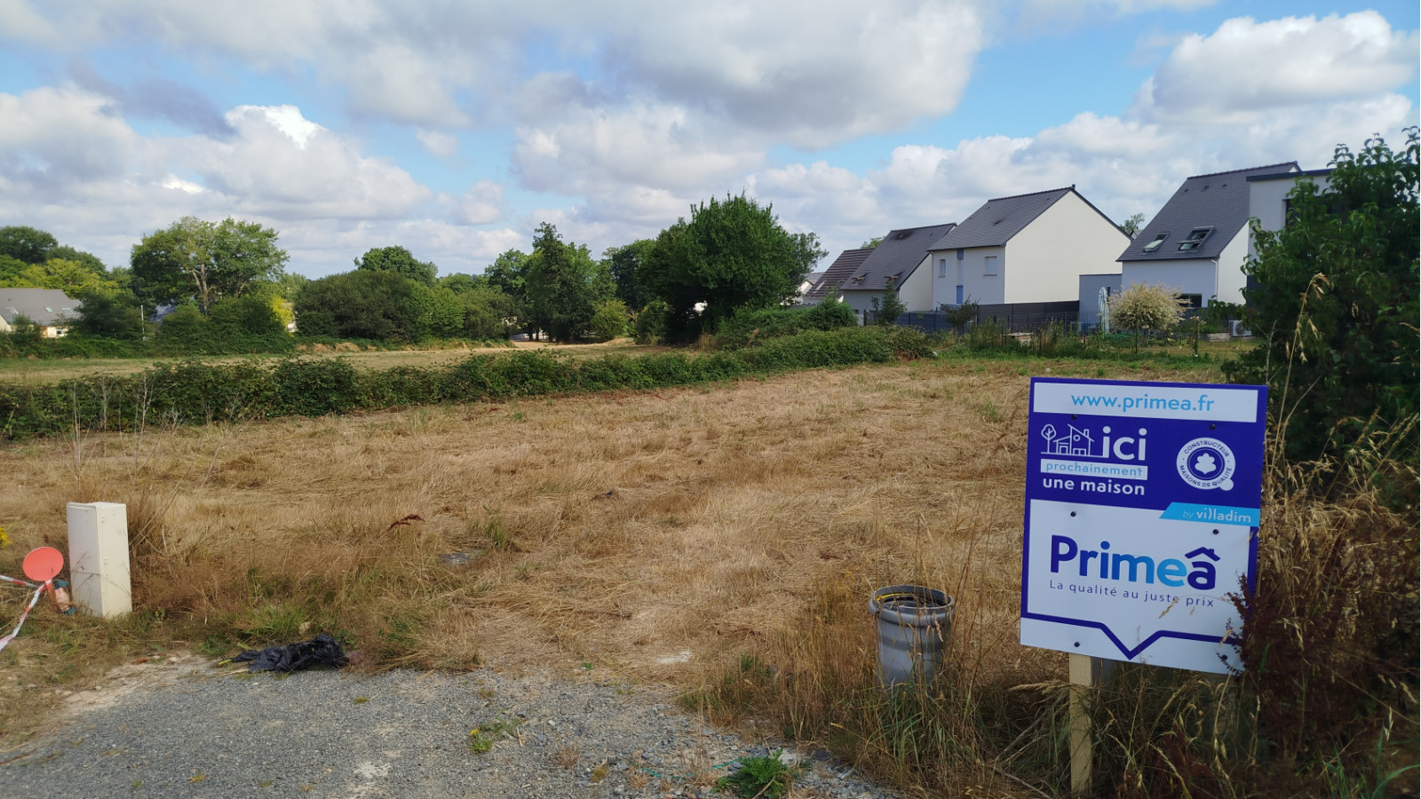 Terrain constructible de 360m2 à Hédé-Bazouges