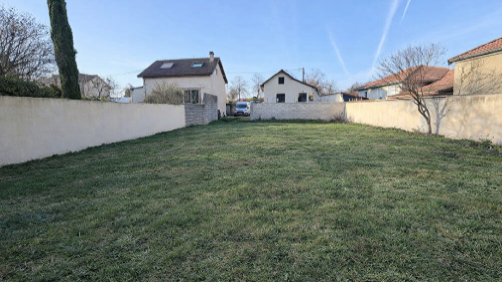 Terrain constructible de 329m2 à Dijon