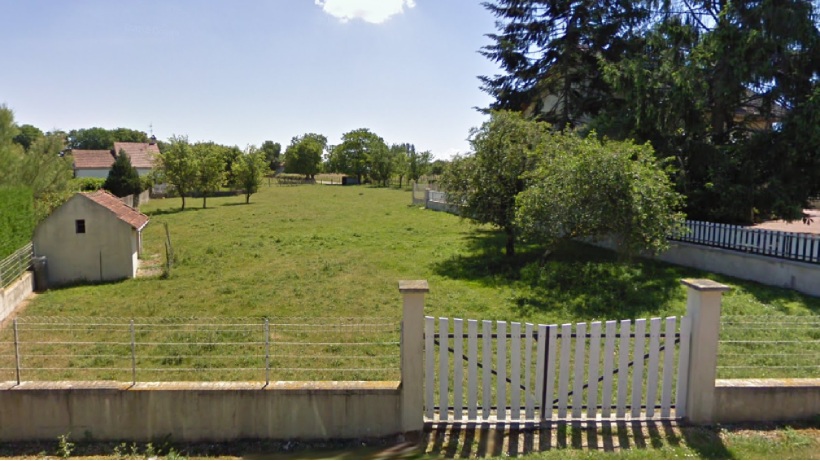 Terrain constructible de 1290m2 à Labergement-lès-Seurre